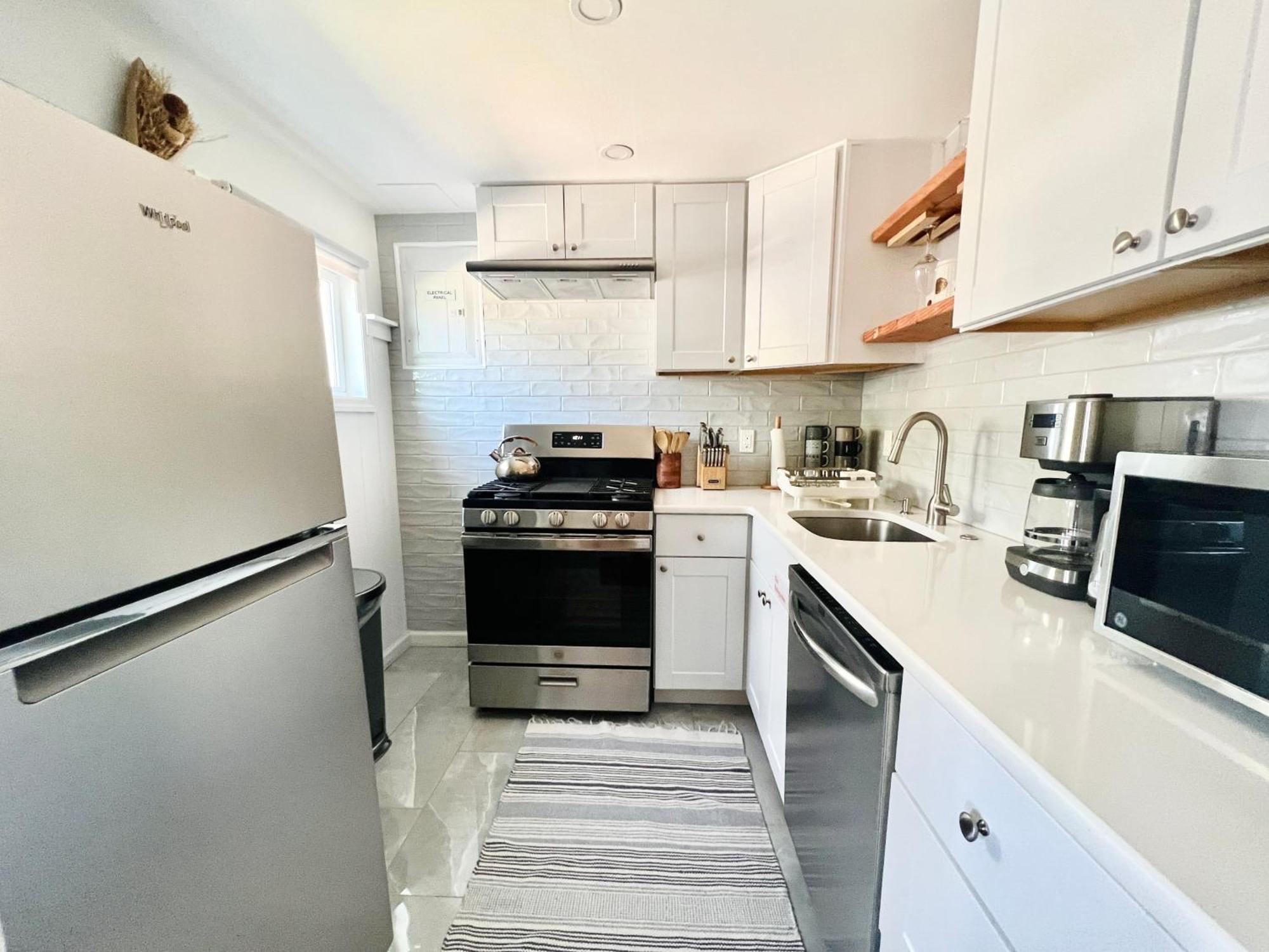 Ultra Modern - Entire 3 Bedroom Apartment - 5 Min Walk To The Beach Wildwood Eksteriør billede